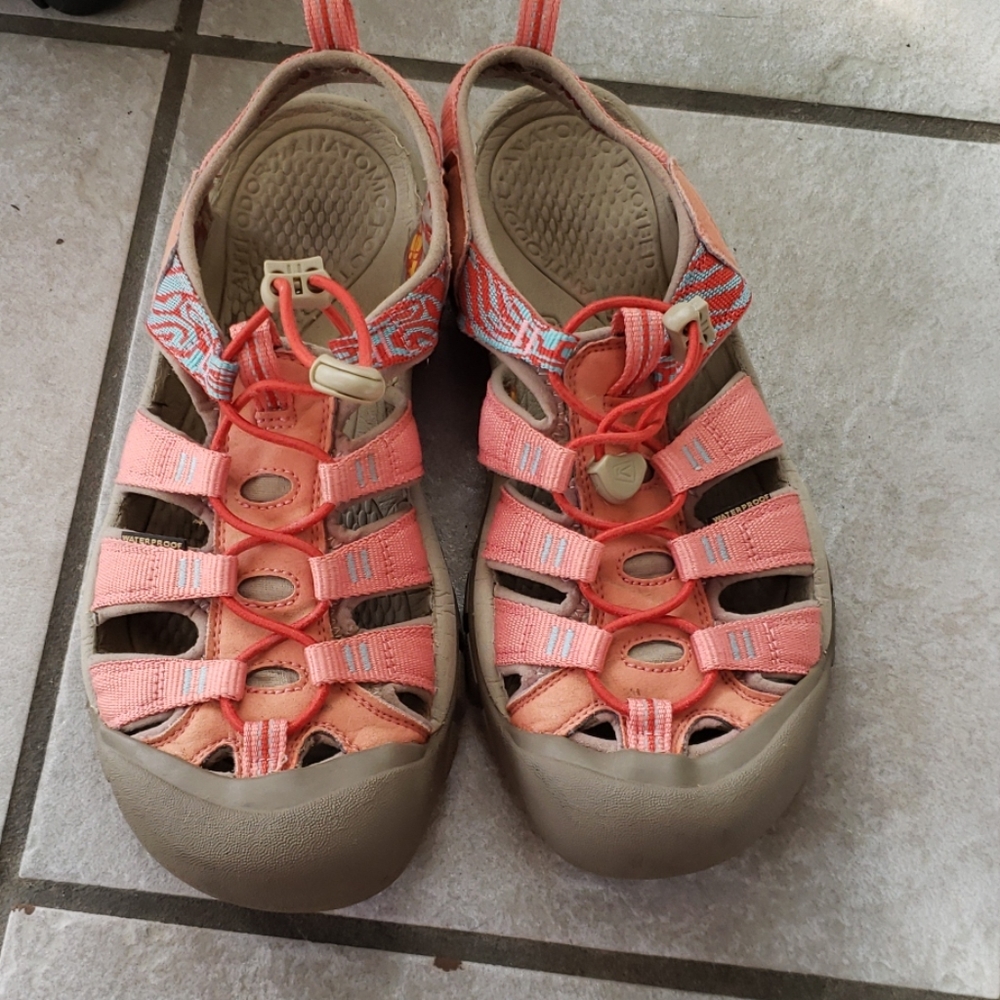 KEEN NEWPORT HYDRO CRABAPPLE SUMMER FIG